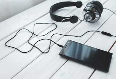 意甲德比蒙羞！假摔庆祝VS冬奥传奇，意大利足球丢的不止是一场胜利